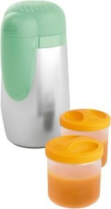 Thermos con pappa per neonati durante viaggio in auto