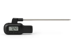 Termometro digitale pieghevole con sonda in acciaio e display che indica la temperatura in gradi centigradi